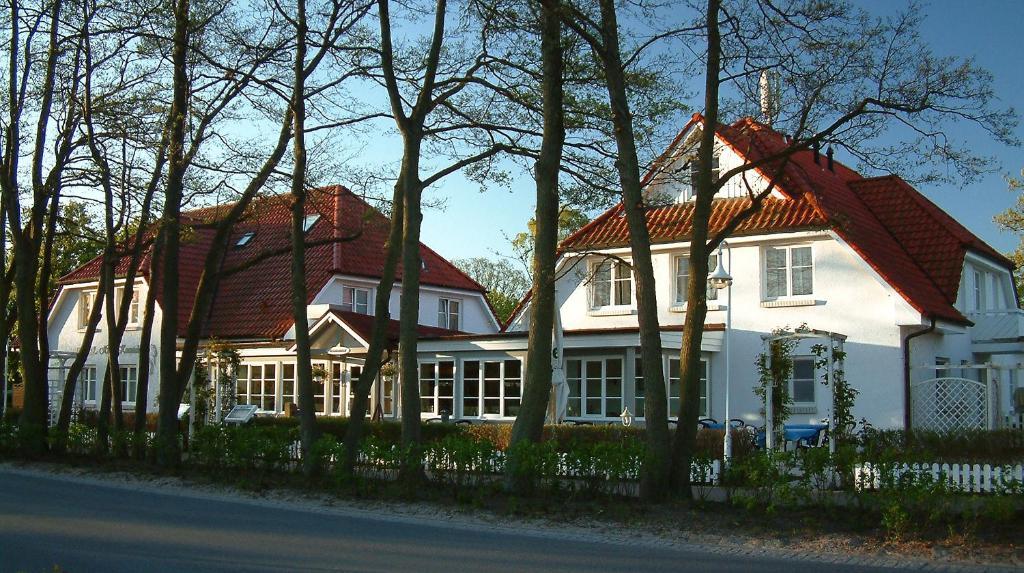 Hotel Haus Kranich Prerow Kültér fotó